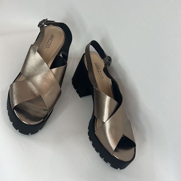 Arezzo Sandals Size 10 Metallic Gold Wedge Adjustable Elastic Strap Made Brazil - Picture 2 of 12